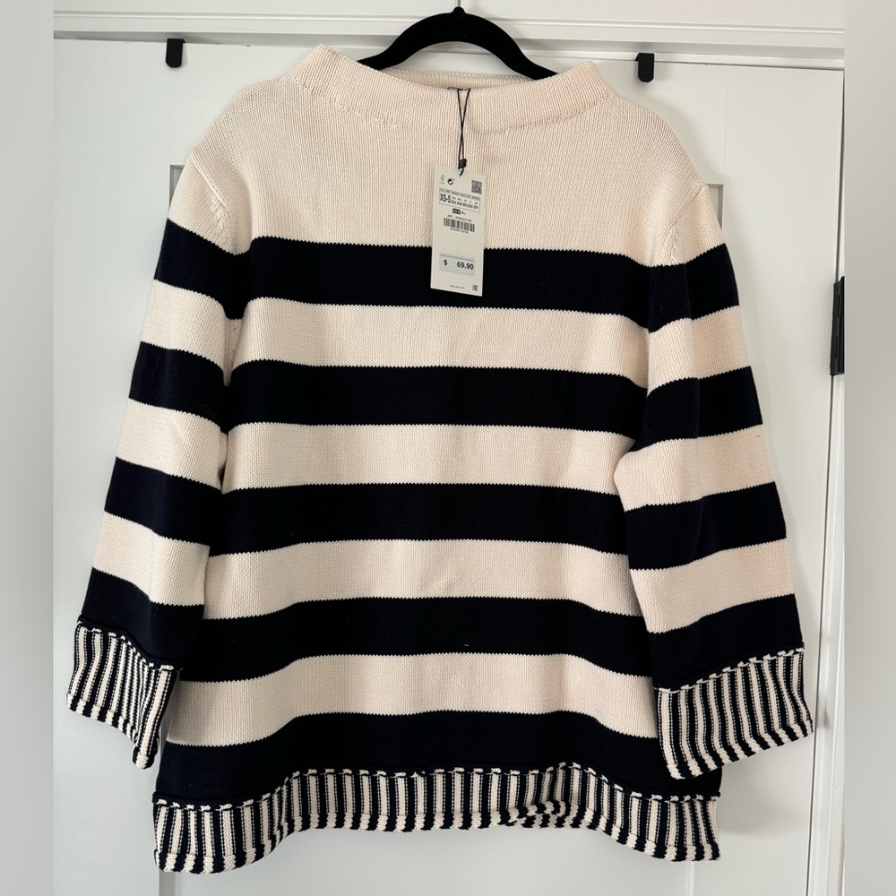 Oversized white and navy striped sweater